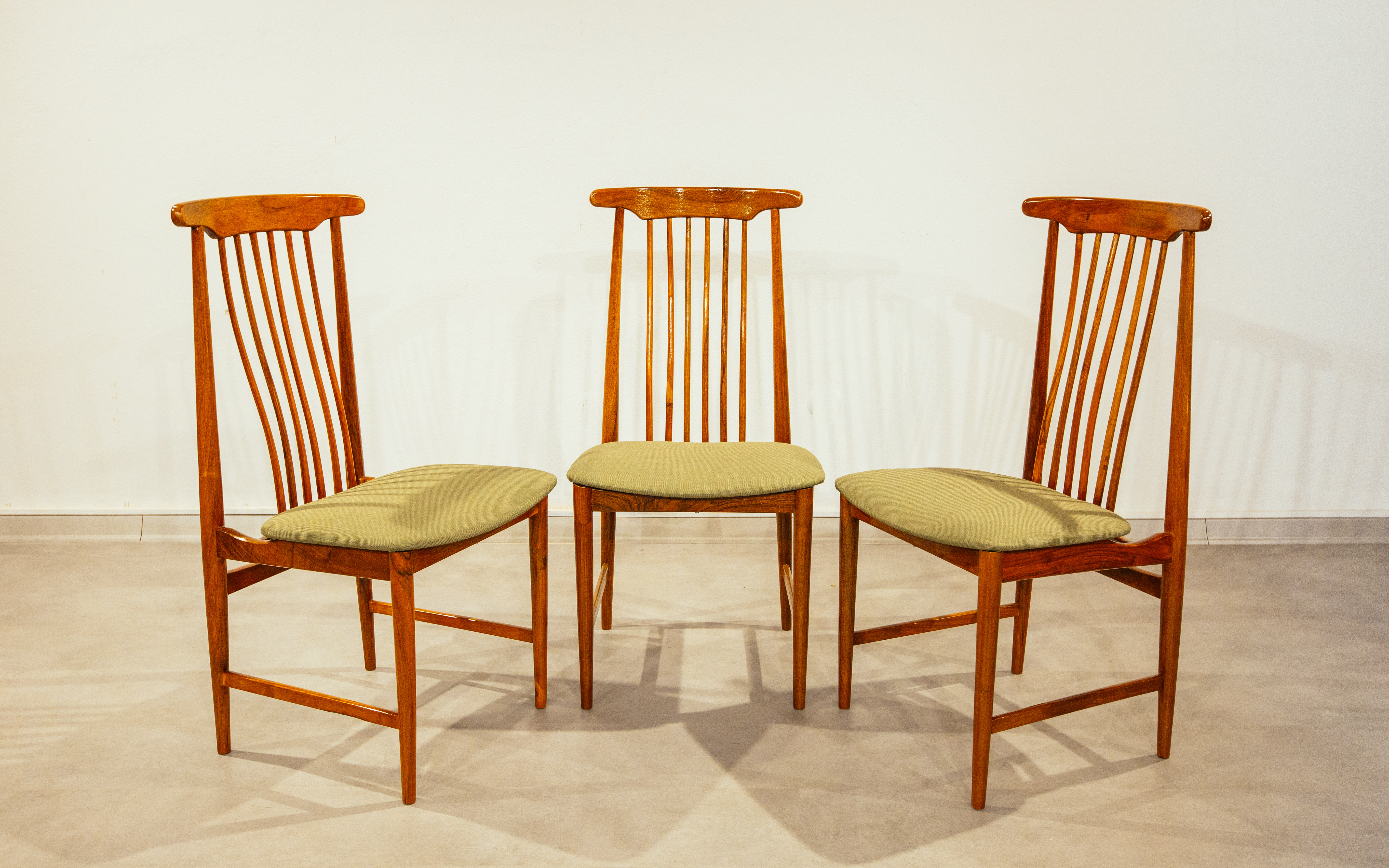 Spindle Back Dining Chairs (6 pieces)